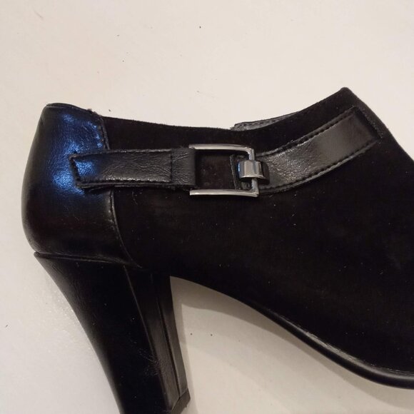 Aerosoles Heelrest Black Suede Ankle Boots Womens US 9 M Booties Polka Dot Style - Picture 5 of 9